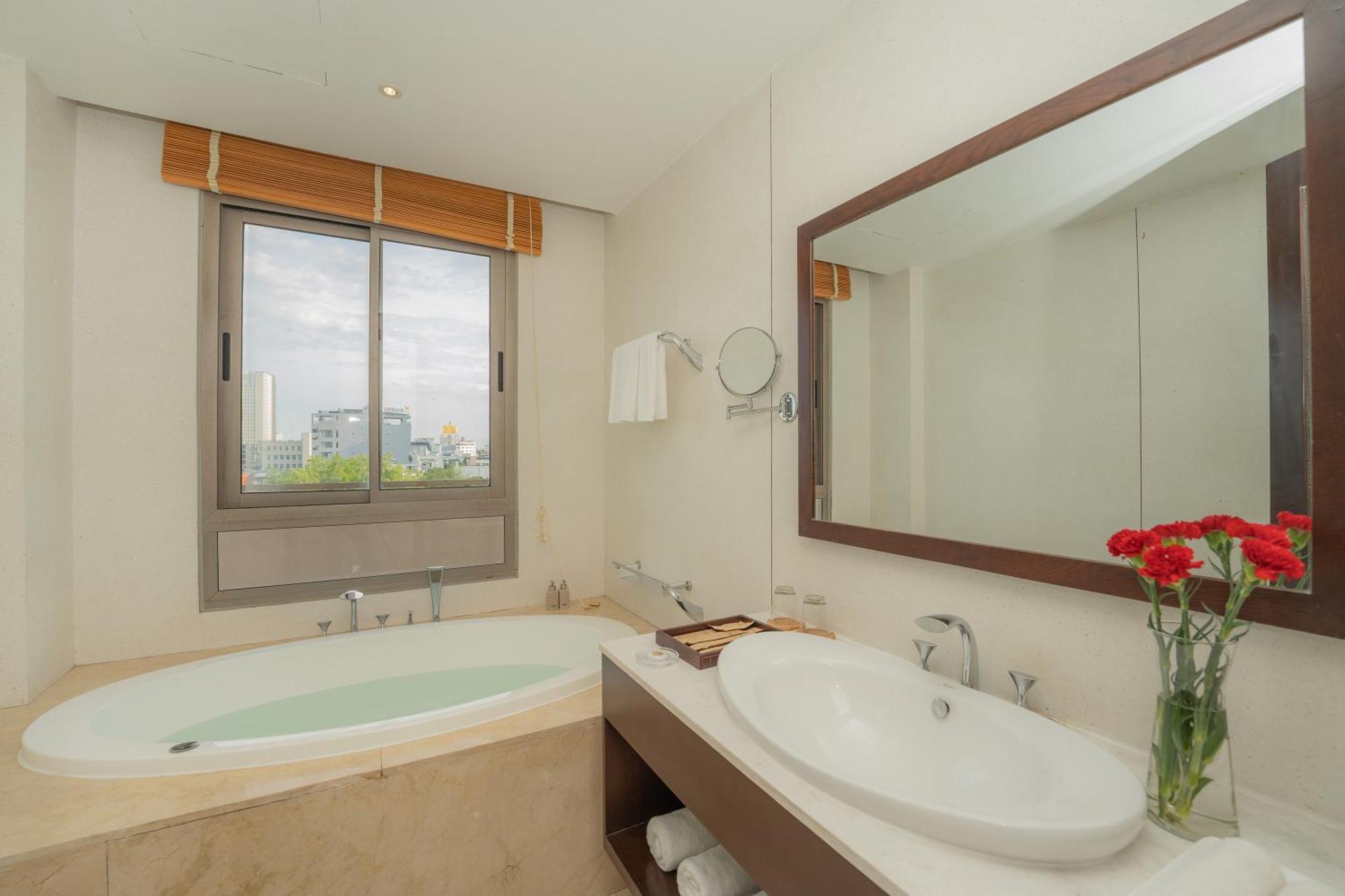 Dana Pearl Hotel Da Nang Bagian luar foto